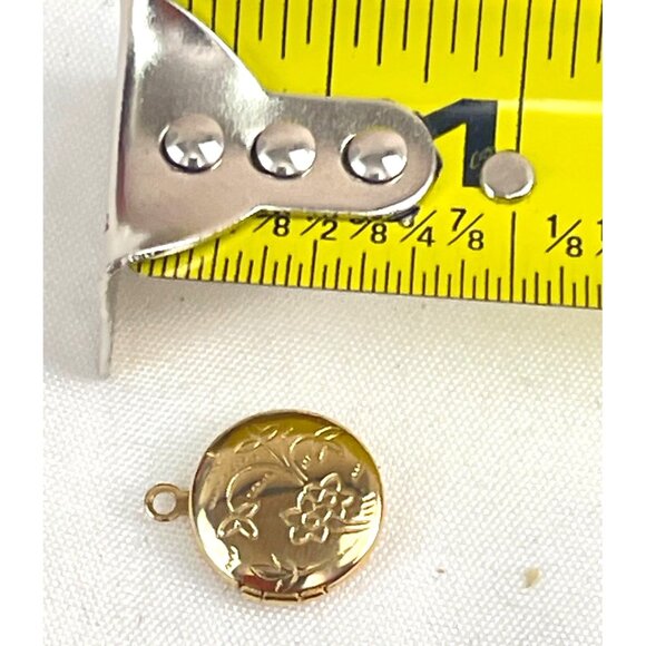 Round Floral Gold-Tone Locket Pendant With Hinged Opening For Photos Or Keepsake - Picture 6 of 6